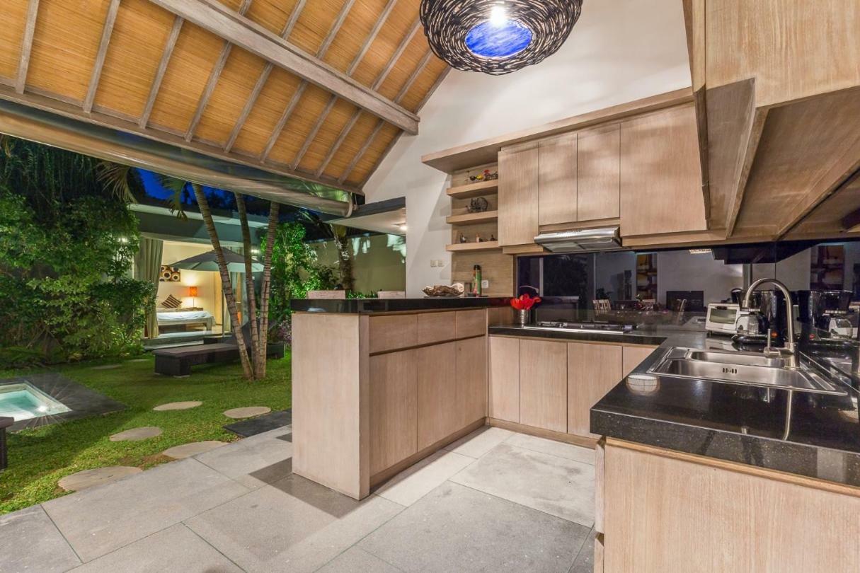 Villa Nuri Merah 1 Kerobokan Exterior foto